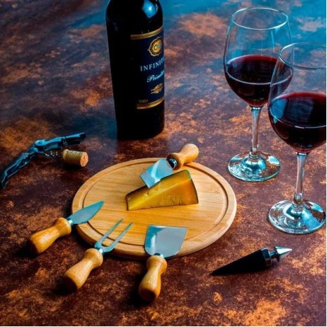 Kit Queijo e Vinho com Espaço para Garrafa 9 Pçs Personalizado
