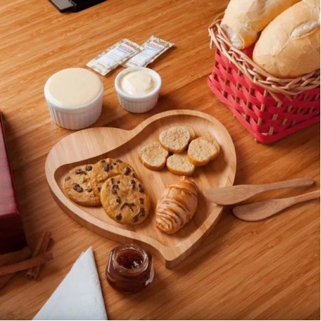 Kit para Petisco com Tábua Formato Coração 5 Pçs Personalizado