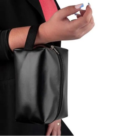 Necessaire com Alça em Material Sintético Preta Personalizado
